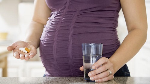 زمان شروع مصرف مکمل ها ومولتی ویتامین در بارداری 